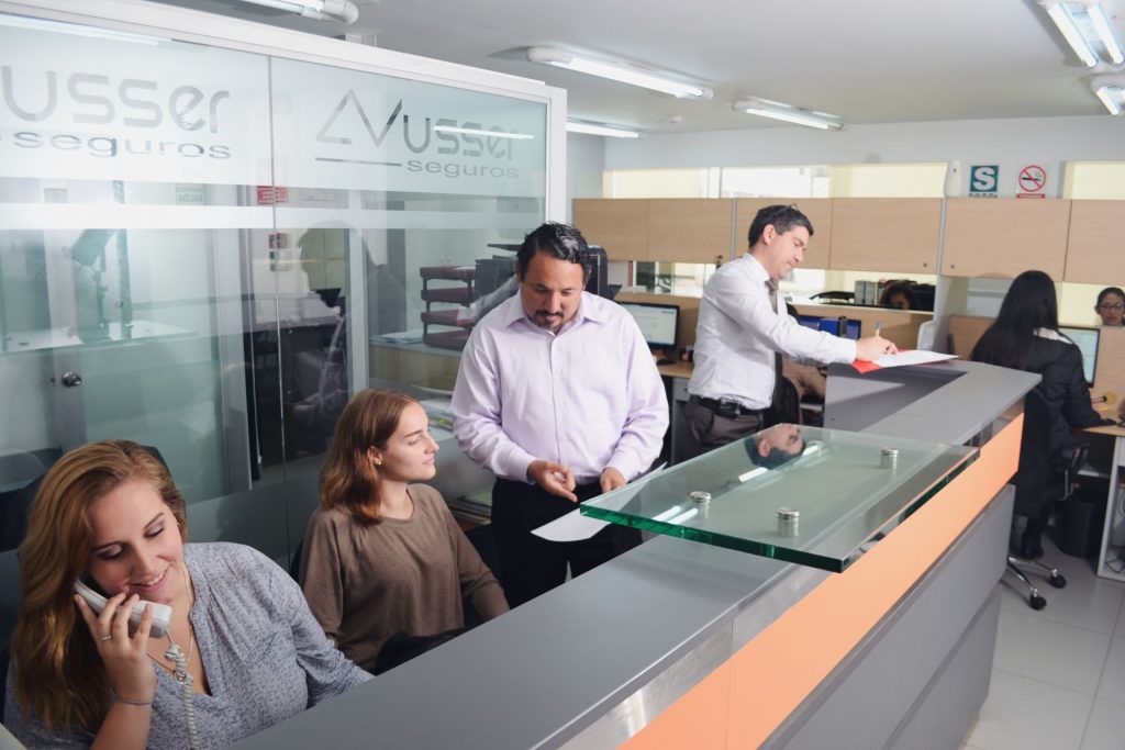 Adolfo Nusser Dammert Corredor y Asesor de Seguros